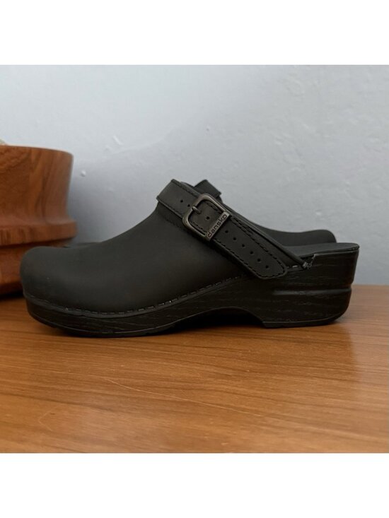Dansko Shoes - Dansko Ingrid Women's Clogs Open Back Black Oiled Leather Size 38 Comfort